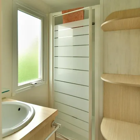 Am Waldrand - Mobilheim Pacifique Fuer 4 Personen - Dorsch * Neustadt in Holstein